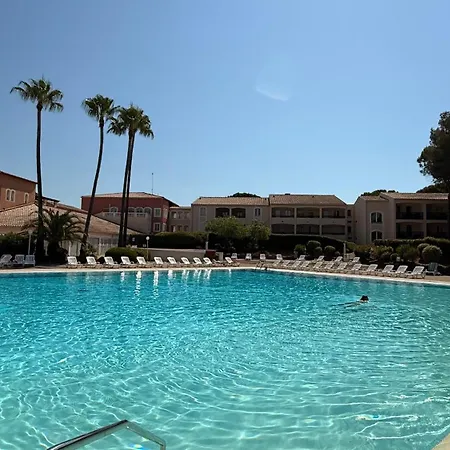 F1 Climatise Avec Piscine 公寓